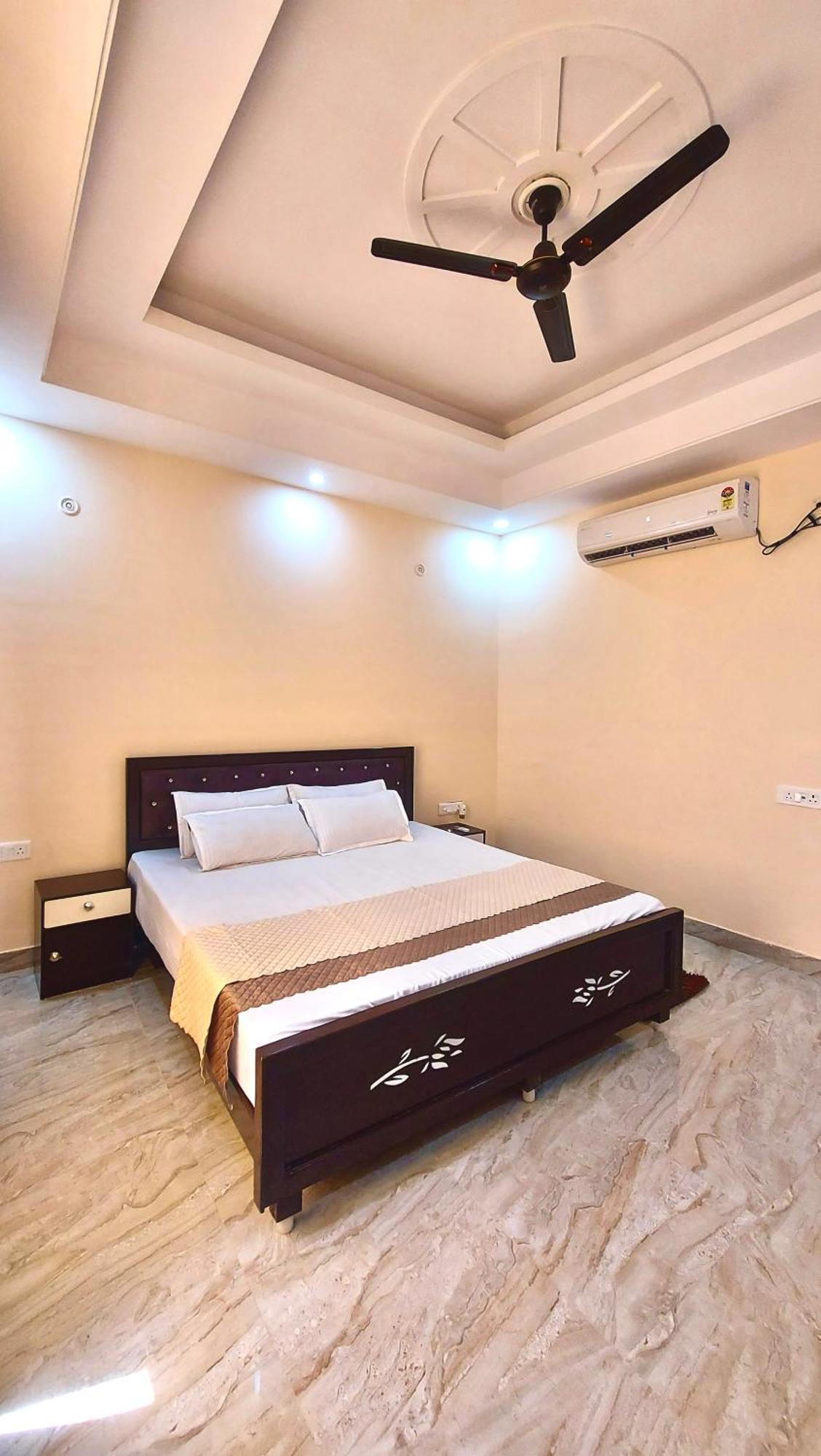 Ramalayam Inn Ayodhya Exterior photo